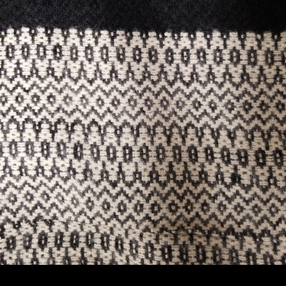 Tan and Black Fringe Hem Scarf Shawl - Picture 4 of 4